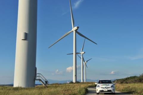 隣接する八竜町風力発電所