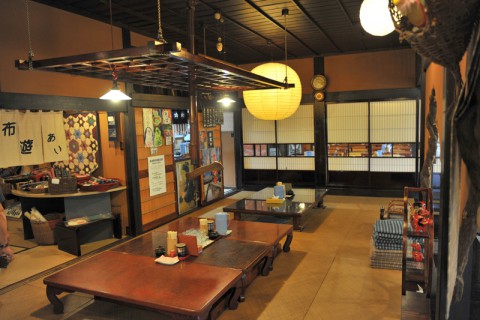 蔵をリフォームした趣ある和食屋