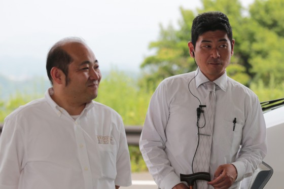 イベント準備に奔走していただいた和歌山トヨタの金岡さん（左）と店長の小田さん（右）
