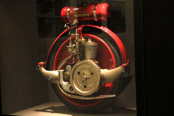1933年に試作した小型の単気筒エンジン。全てはここから始まった。