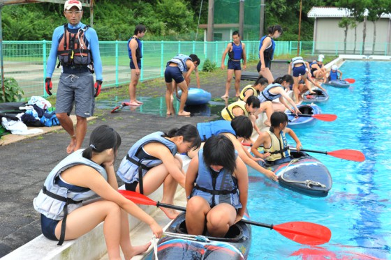 会場の中川根中学校では全国的にも稀なカヌーの授業が行われていた。静岡国体の競技会場だった川根本町ではロンドン五輪の代表選手も輩出するなど、“カヌーの町”として知られる。