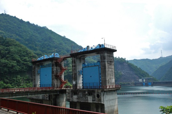 佐久間ダムと連携して揚水発電を行っている取水口。