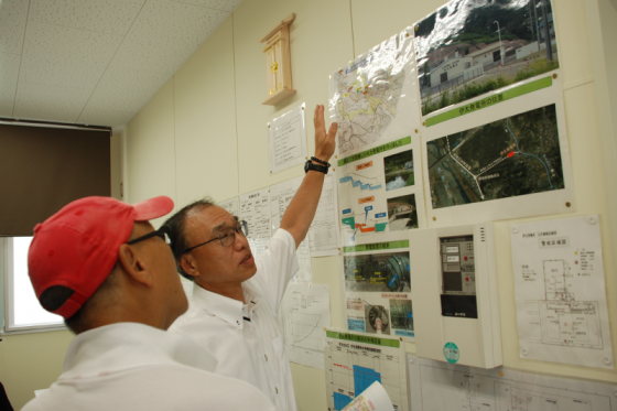 伊太発電所大井川改良区の鈴木さんに案内していただいた。