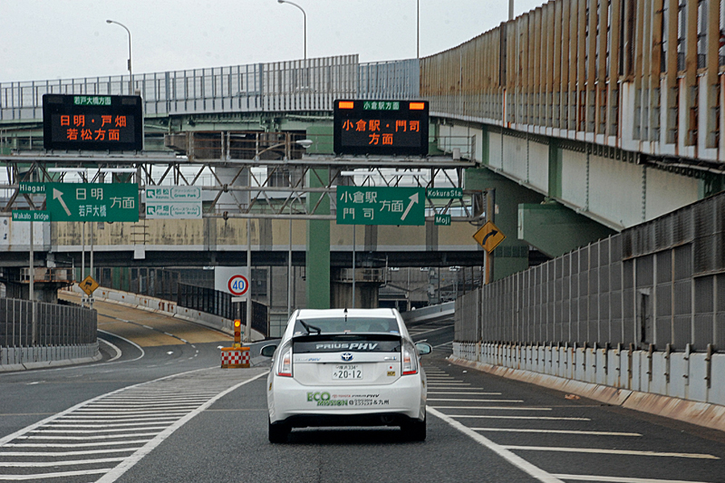 北九州都市高速4号線で小倉駅へ向かう。