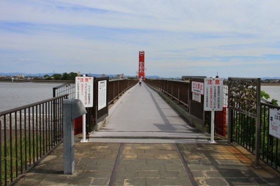 現在は歩行者専用橋として一般に時間限定で公開している。